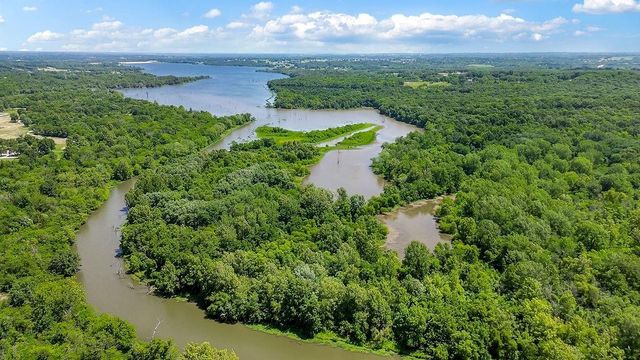 8320 E 133rd Street, Grandview, MO 64030