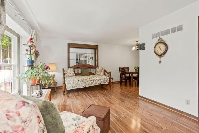 8320 E 133rd Street, Grandview, MO 64030