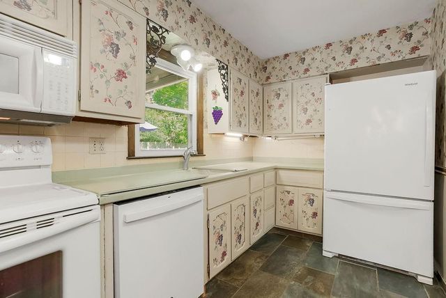 8320 E 133rd Street, Grandview, MO 64030