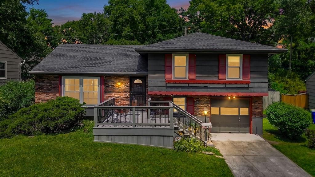8320 E 133rd Street, Grandview, MO 64030