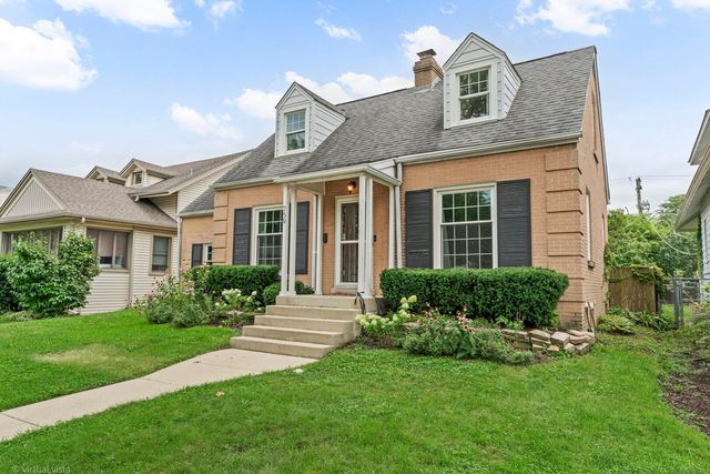 759 Laurel Avenue, Des Plaines, IL 60016