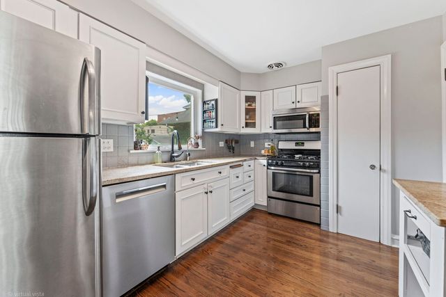 759 Laurel Avenue, Des Plaines, IL 60016