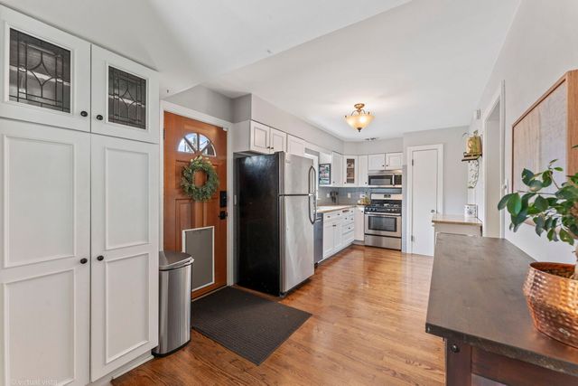 759 Laurel Avenue, Des Plaines, IL 60016