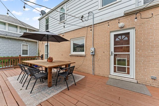 759 Laurel Avenue, Des Plaines, IL 60016