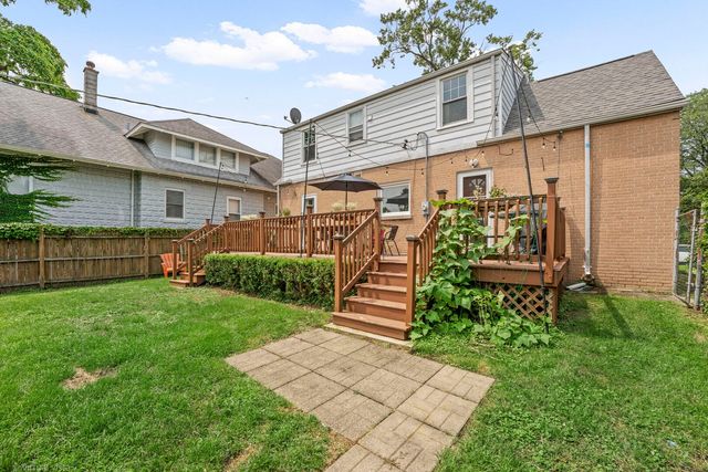 759 Laurel Avenue, Des Plaines, IL 60016