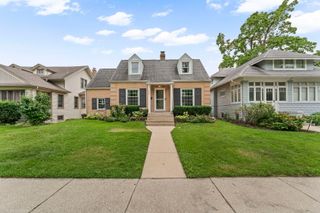 759 Laurel Avenue, Des Plaines, IL 60016