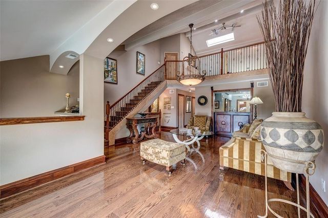 5141 Del Monte Drive, Houston, TX 77056