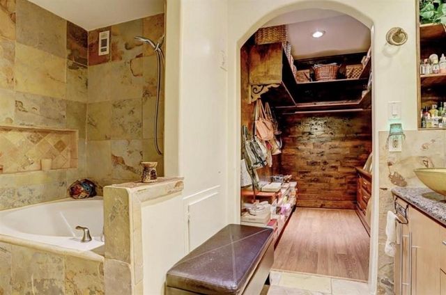 5141 Del Monte Drive, Houston, TX 77056