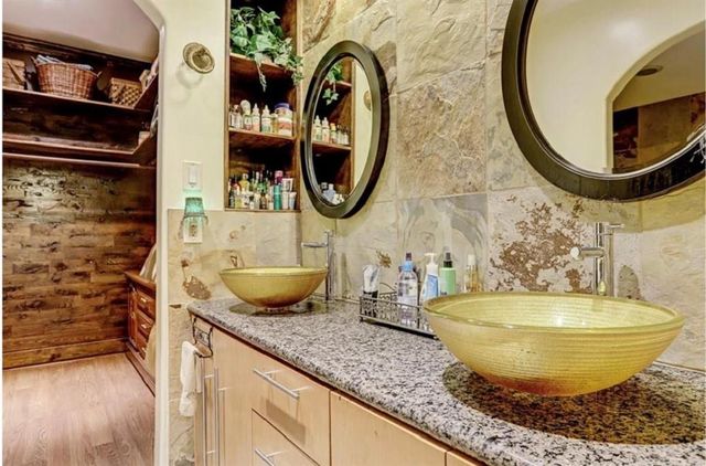 5141 Del Monte Drive, Houston, TX 77056