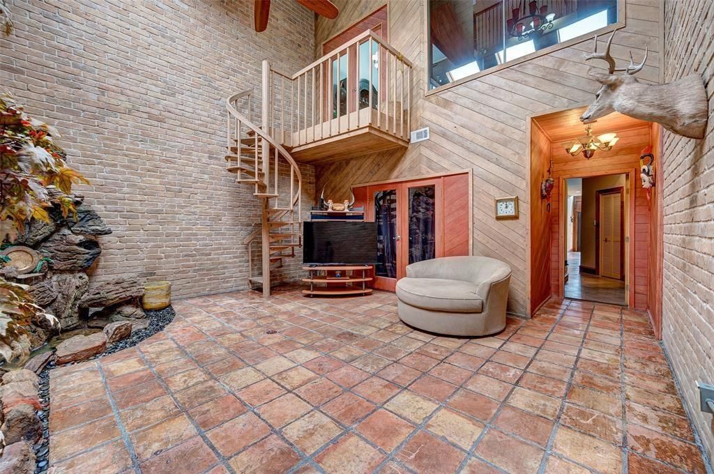 5141 Del Monte Drive, Houston, TX 77056