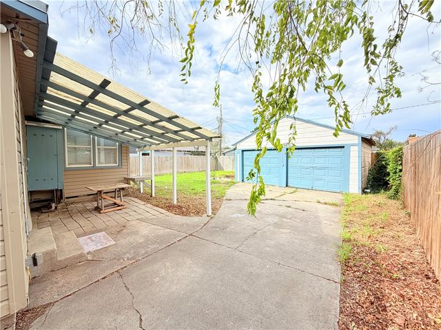 4305 Willow St, Corpus Christi, TX 78411