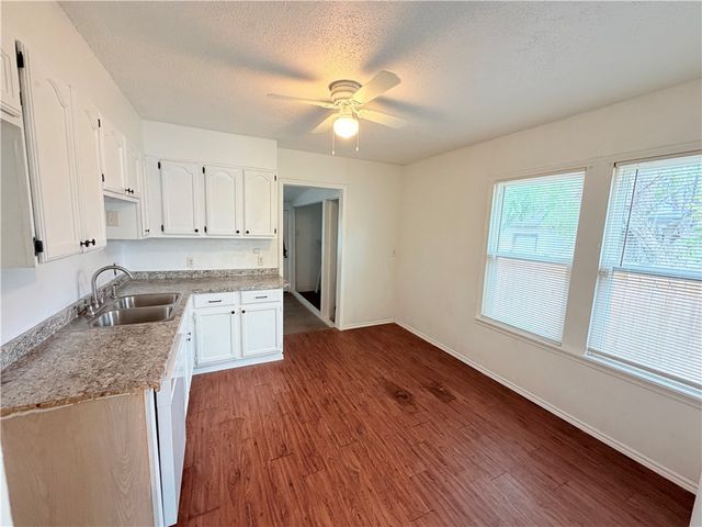 4305 Willow St, Corpus Christi, TX 78411