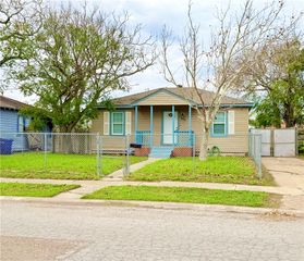 4305 Willow St, Corpus Christi, TX 78411