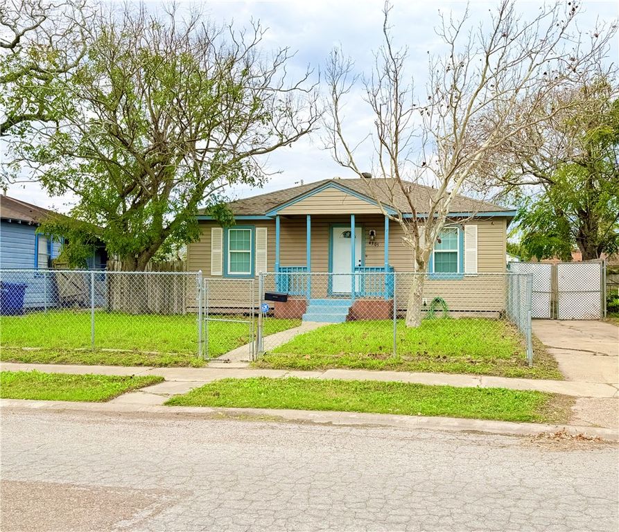 4305 Willow St, Corpus Christi, TX 78411