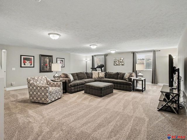 7410 S 184, Omaha, NE 68136