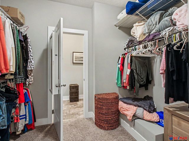 7410 S 184, Omaha, NE 68136