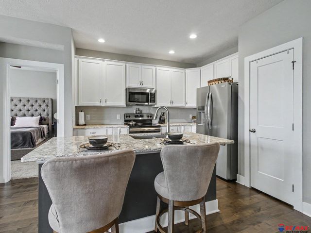 7410 S 184, Omaha, NE 68136