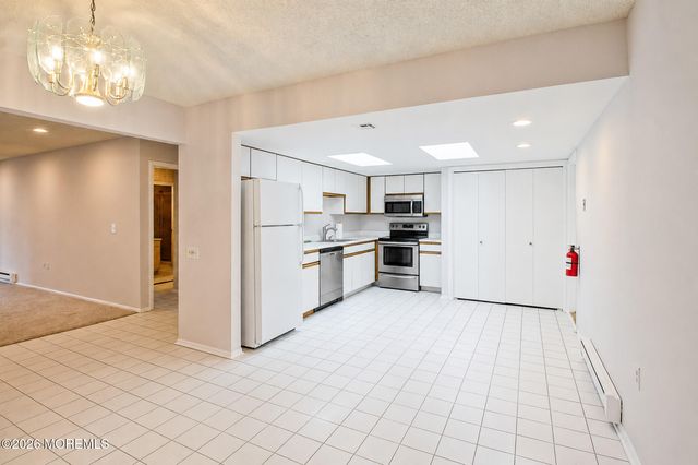 332B Quinton Drive, Monroe, NJ 08831