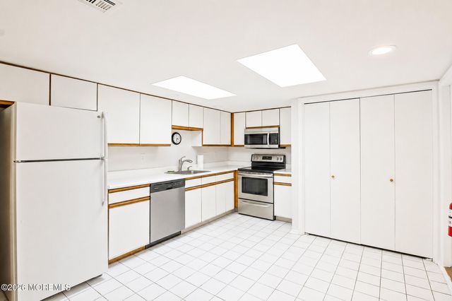 332B Quinton Drive, Monroe, NJ 08831