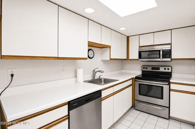 332B Quinton Drive, Monroe, NJ 08831