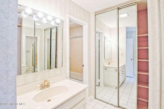 332B Quinton Drive, Monroe, NJ 08831