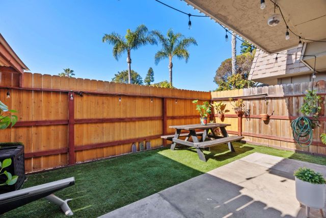 407 Requeza Street E9, Encinitas, CA 92024