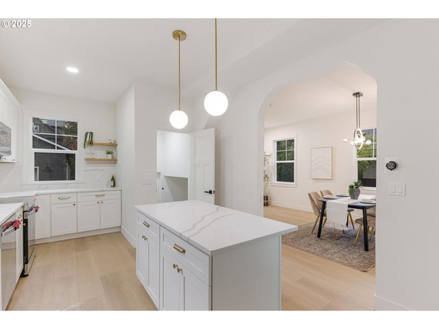 7319 N POLK Ave, Portland, OR 97203