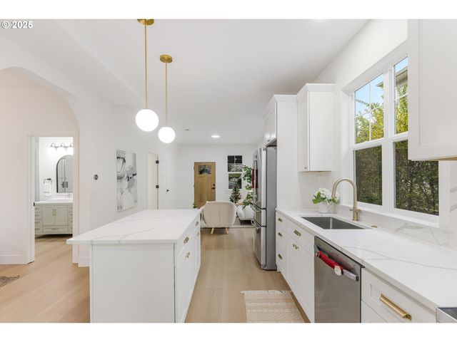 7319 N POLK Ave, Portland, OR 97203