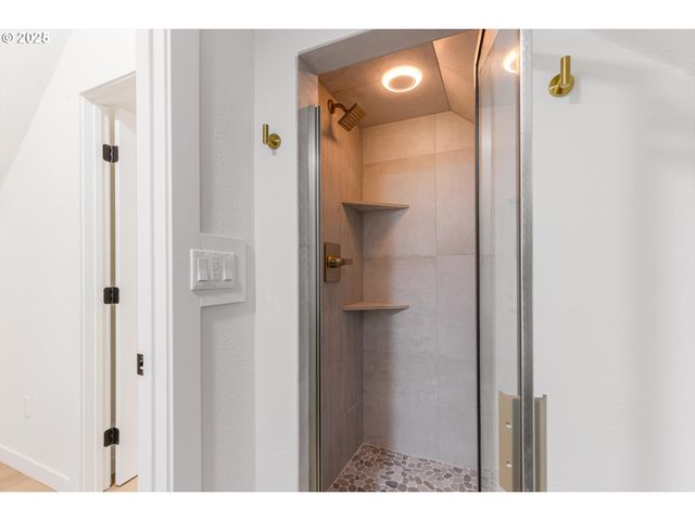 7319 N POLK Ave, Portland, OR 97203