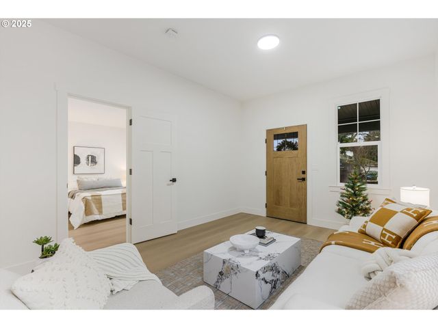 7319 N POLK Ave, Portland, OR 97203