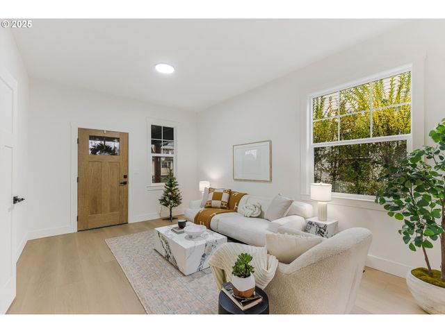 7319 N POLK Ave, Portland, OR 97203