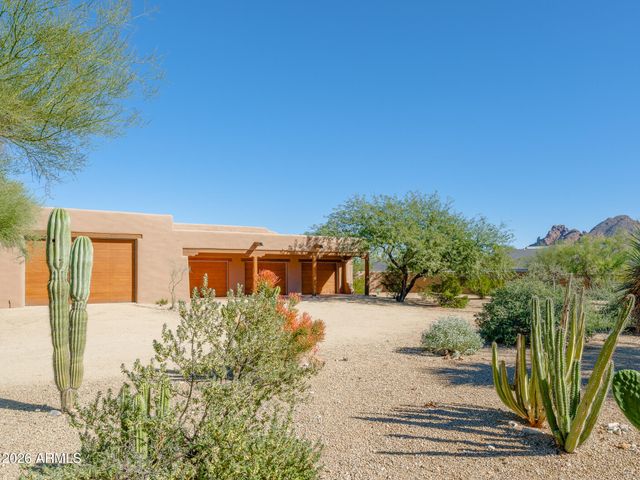 5507 N PALO CRISTI Road, Paradise Valley, AZ 85253
