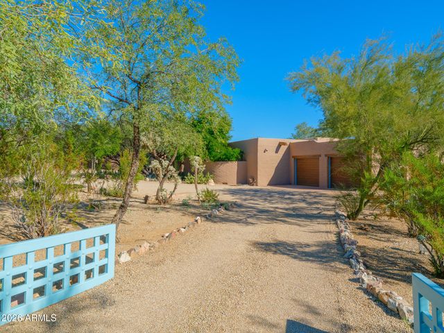 5507 N PALO CRISTI Road, Paradise Valley, AZ 85253