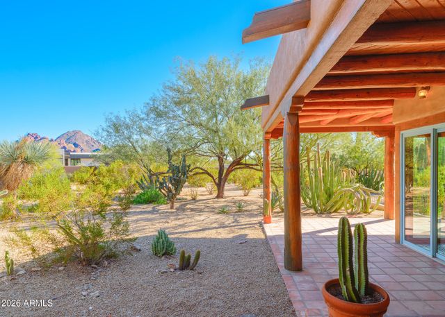 5507 N PALO CRISTI Road, Paradise Valley, AZ 85253