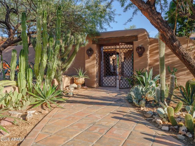 5507 N PALO CRISTI Road, Paradise Valley, AZ 85253