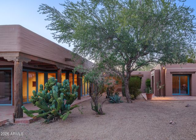 5507 N PALO CRISTI Road, Paradise Valley, AZ 85253