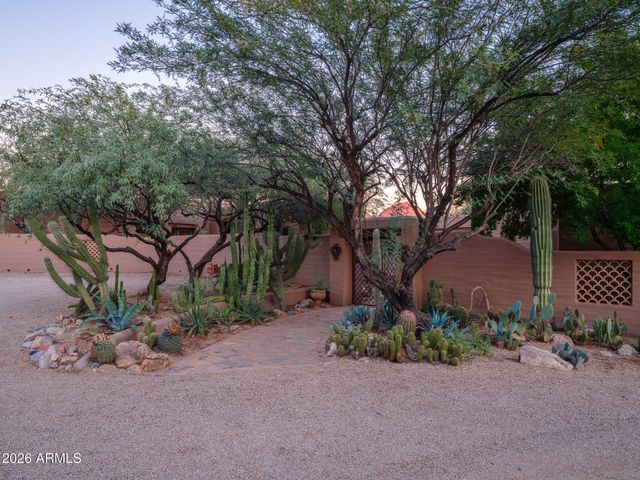 5507 N PALO CRISTI Road, Paradise Valley, AZ 85253