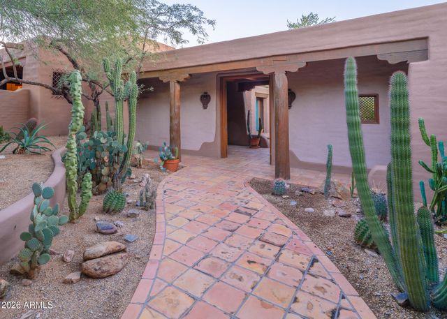 5507 N PALO CRISTI Road, Paradise Valley, AZ 85253