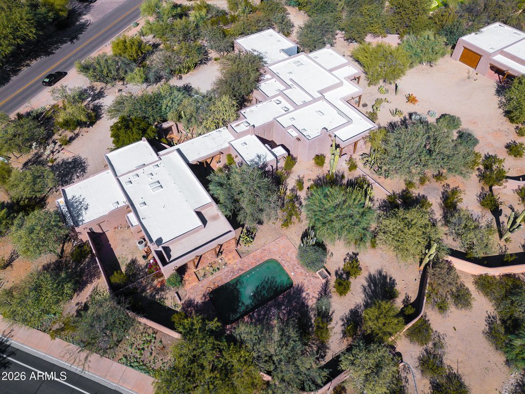 5507 N PALO CRISTI Road, Paradise Valley, AZ 85253 — photo 3