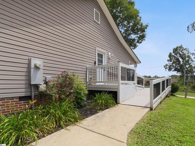 4141 Cross Anchor Road, Enoree, SC 29335