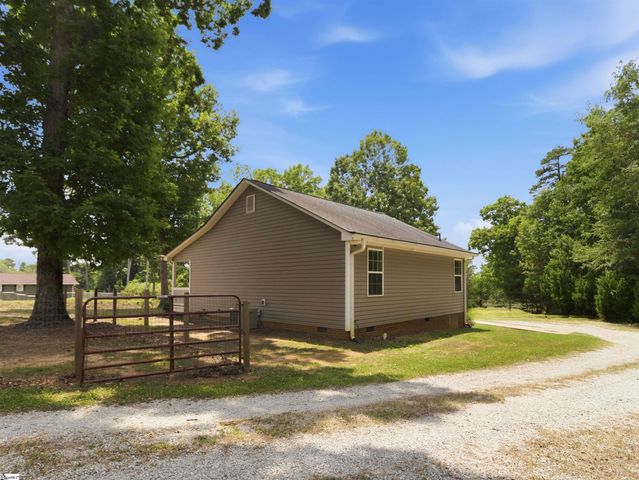 4141 Cross Anchor Road, Enoree, SC 29335