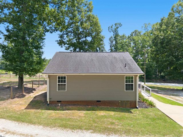 4141 Cross Anchor Road, Enoree, SC 29335
