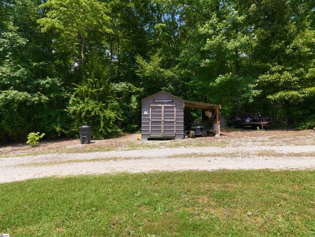 4141 Cross Anchor Road, Enoree, SC 29335