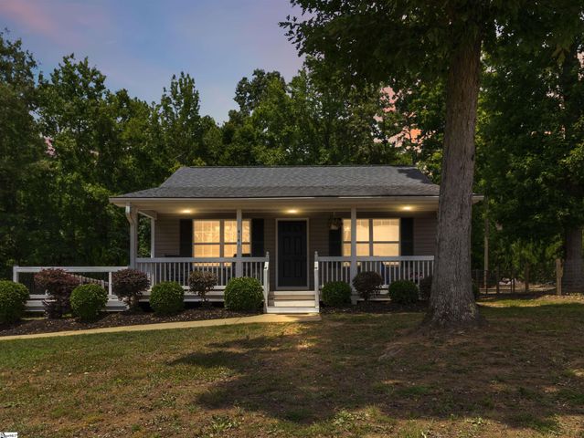 4141 Cross Anchor Road, Enoree, SC 29335