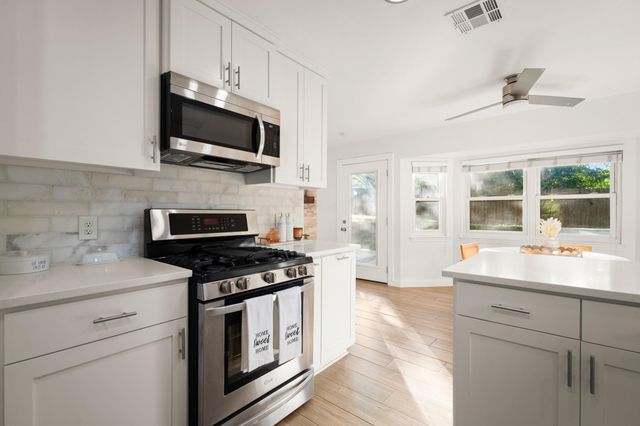 6303 Waynesburg CV, Austin, TX 78723
