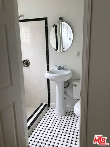 1044 N BONNIE BRAE Street 202, Los Angeles, CA 90026