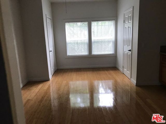 1044 N BONNIE BRAE Street 202, Los Angeles, CA 90026