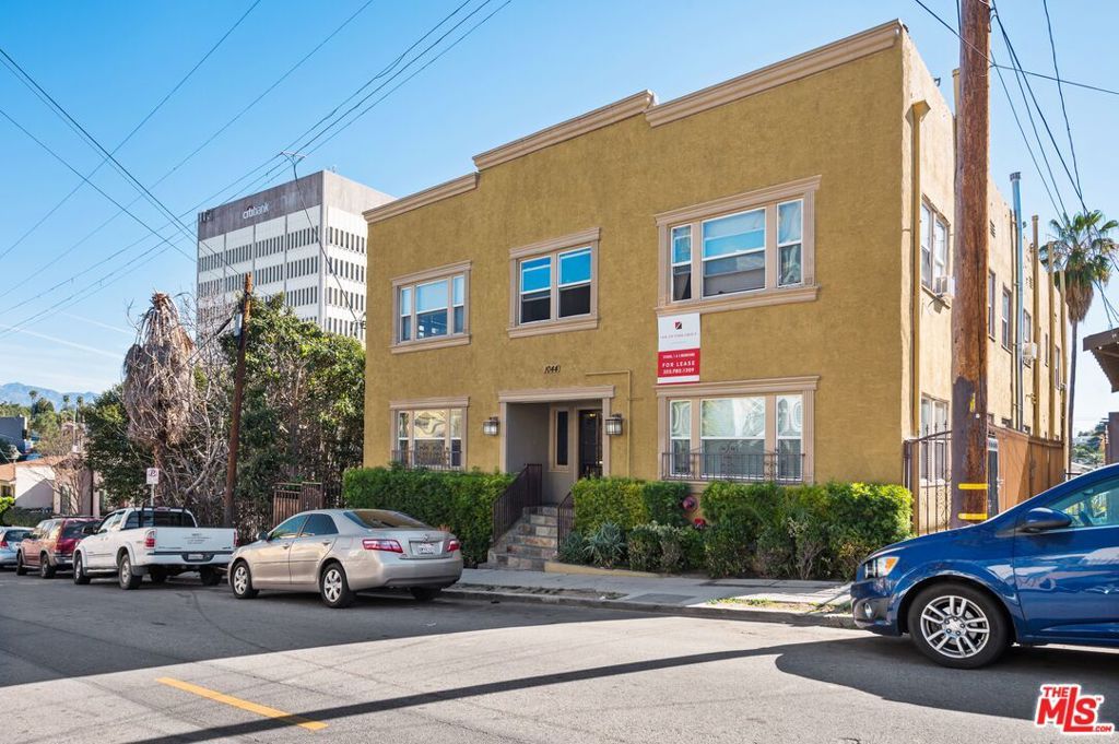1044 N BONNIE BRAE Street 202, Los Angeles, CA 90026