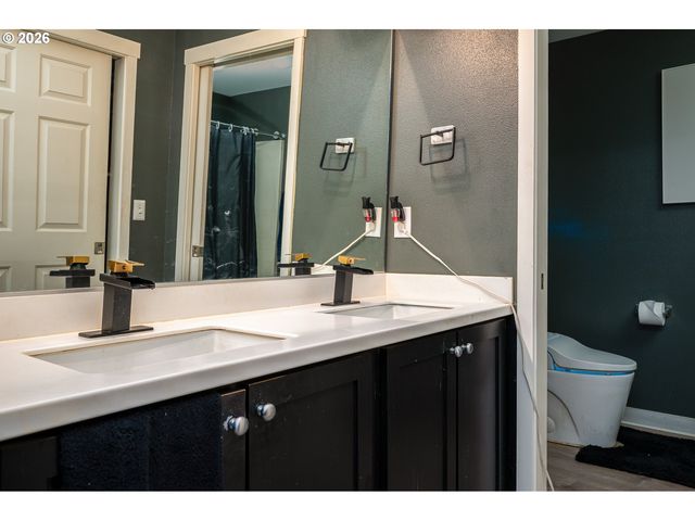 14925 Sw SANDHILL Loop 102, Beaverton, OR 97007