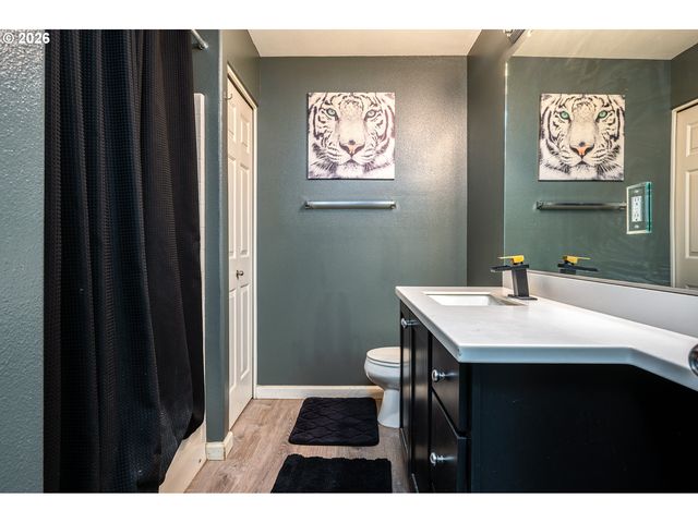 14925 Sw SANDHILL Loop 102, Beaverton, OR 97007